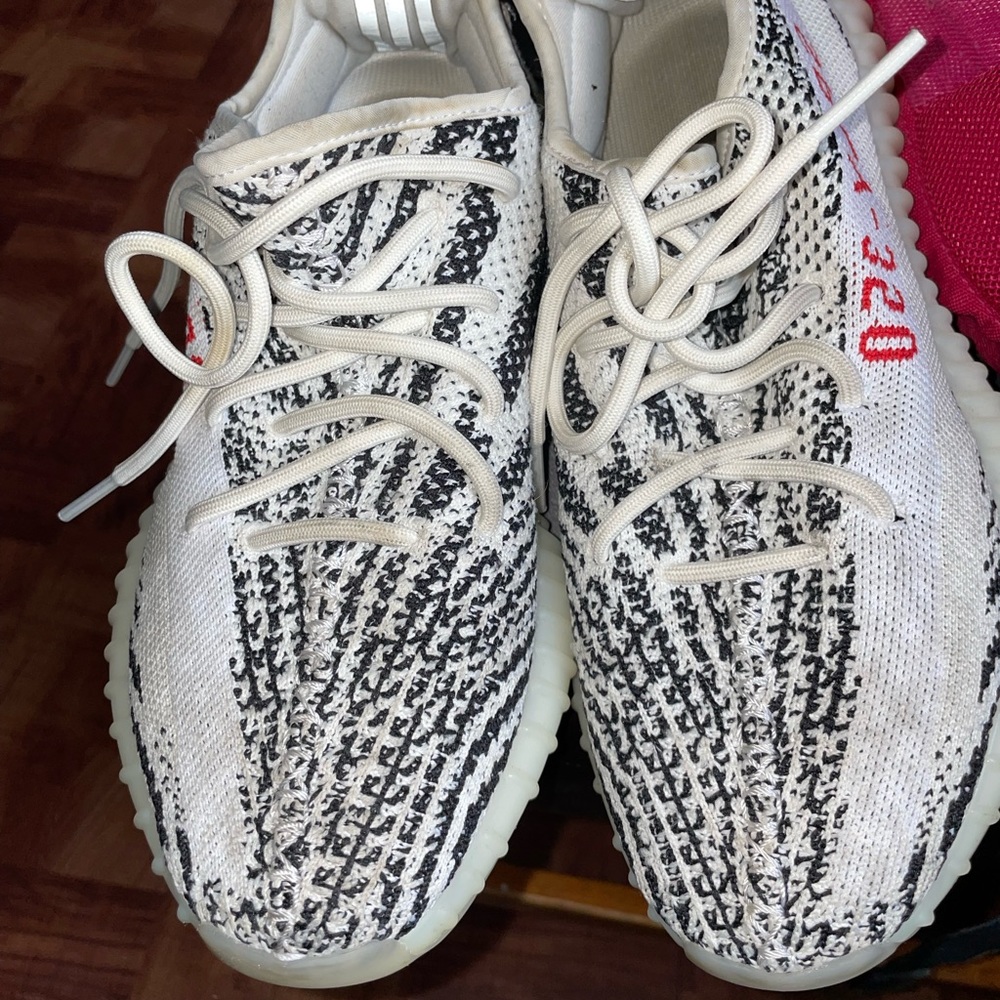 Yeezy 350 zebra